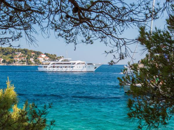 Croatian Islands motor yacht cruise